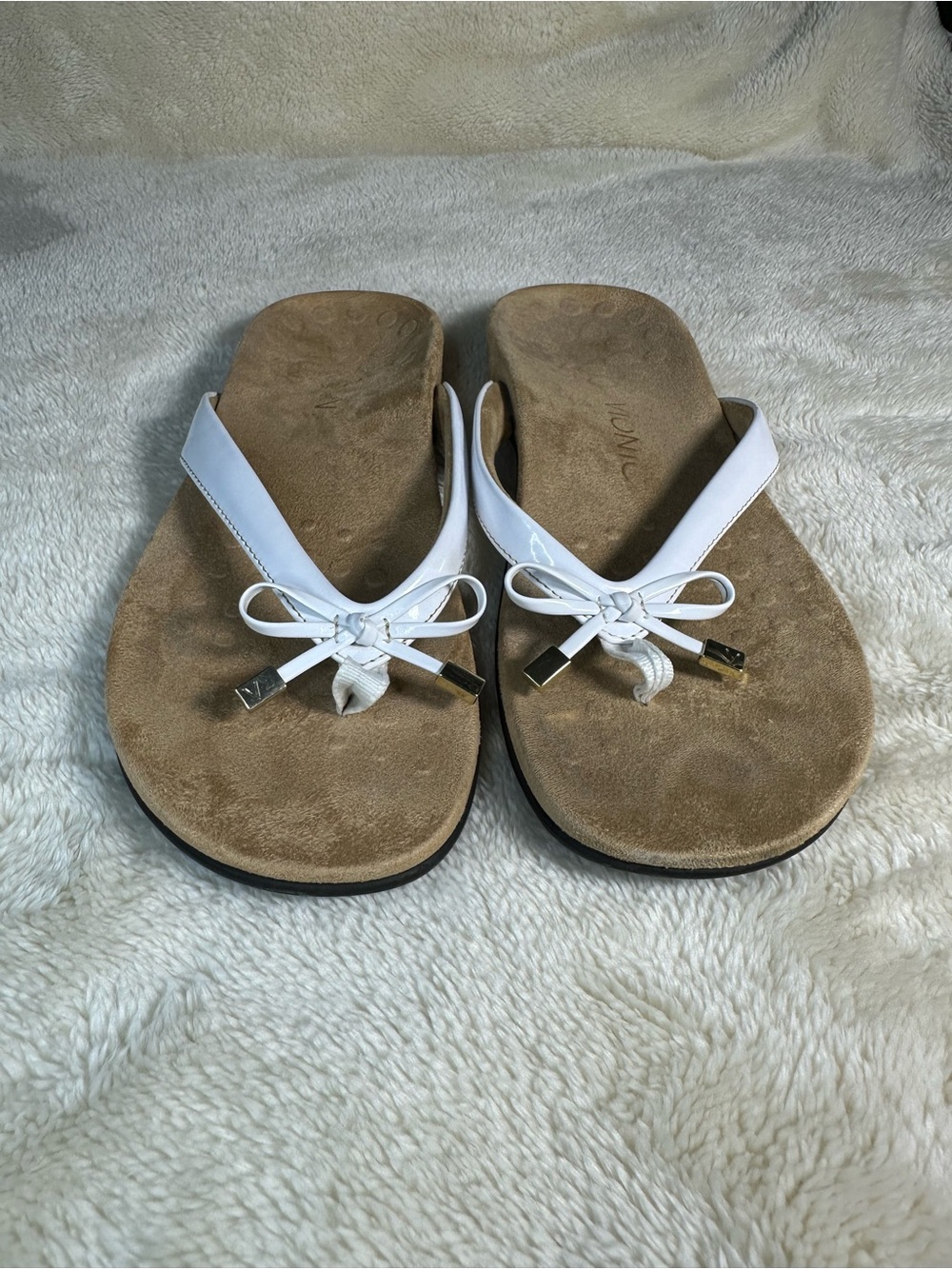 Vionic Bella ll Women White Leather Strap With Bow Sandals
